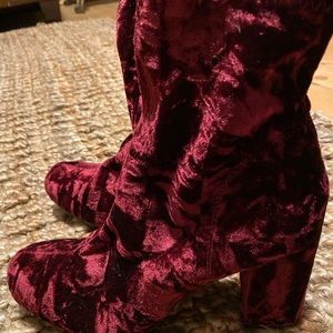 Mia velvet boots 8